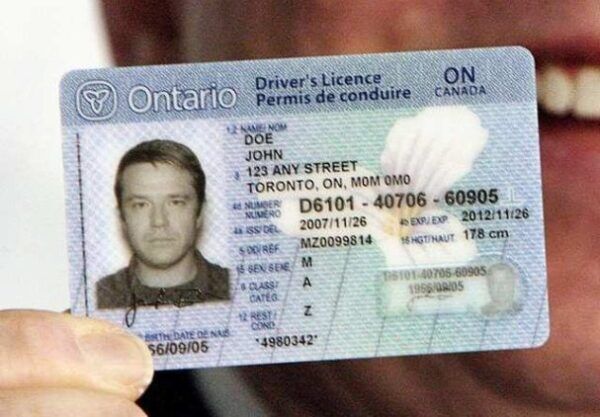 Canadian-Drivers-License-600x417-1